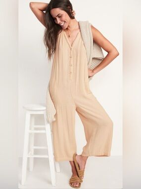 Old Navy Beige Crinkled Cropped Wide Leg Henley Jumpsuit